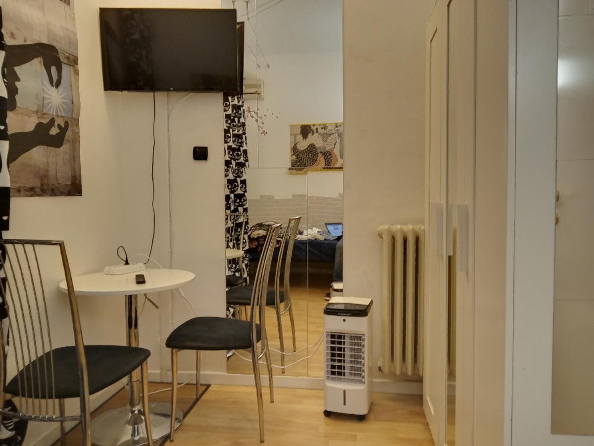 Floris Guest House Милано Екстериор снимка